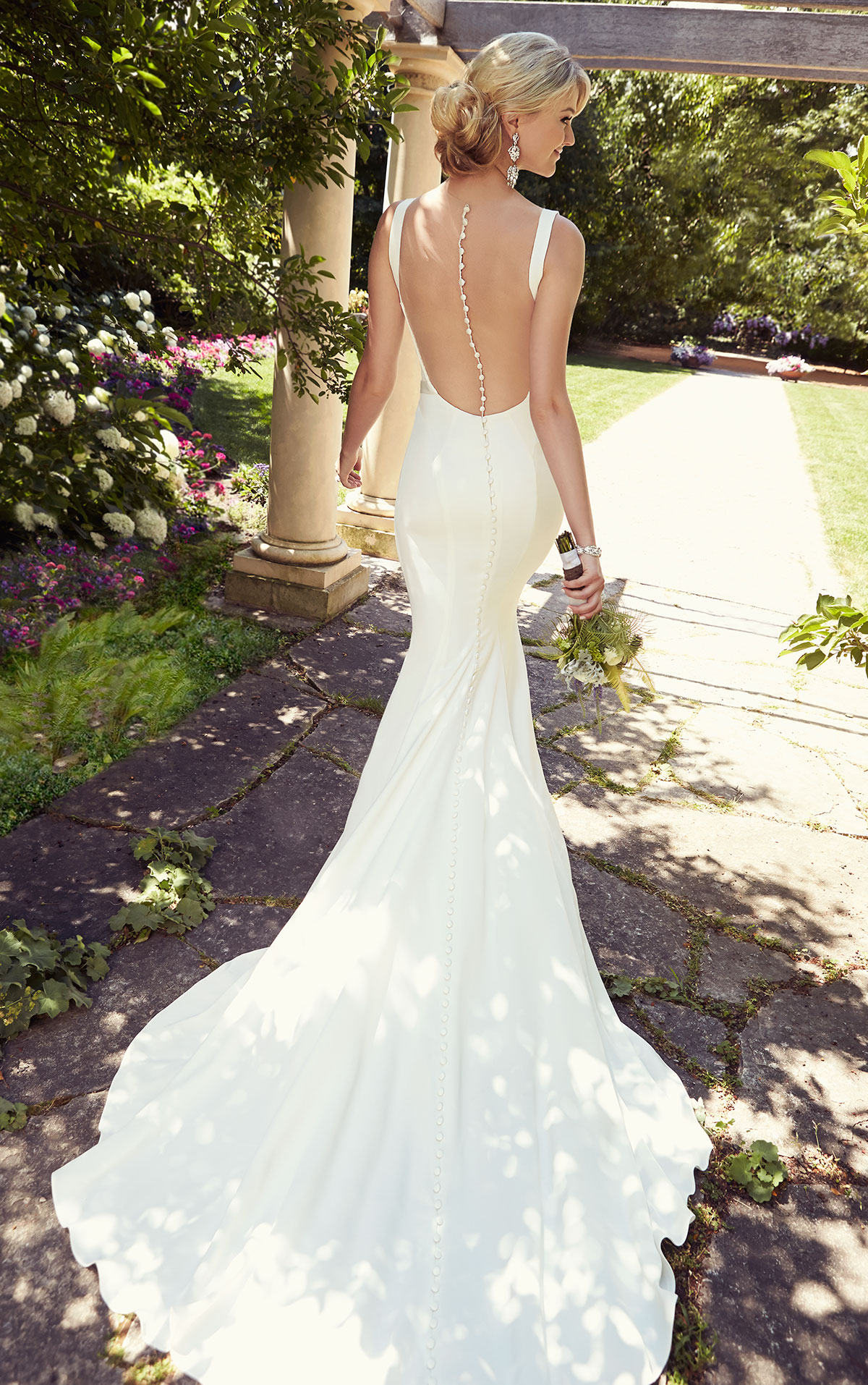 12 Beautiful Backless Wedding Dresses amp; Gowns